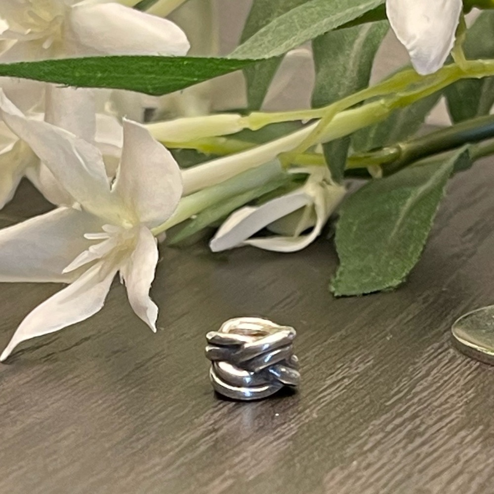PANDORA sterling silver forget me knot